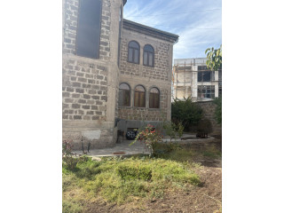 ՏՈՒՆ ԿԵՆՏՐՈՆՈՒՄ